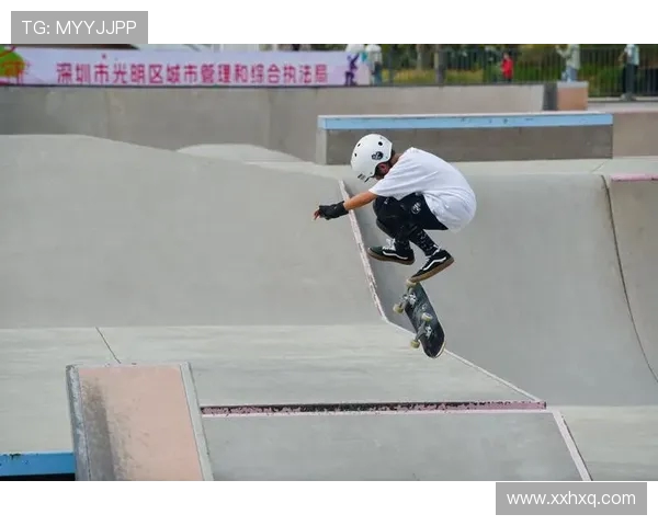 滑板战术解析:深圳滑板队如何构建高效区域防守体系